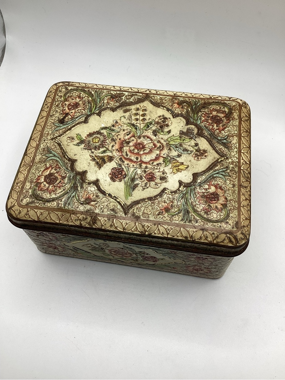 Daher Ornate tin box